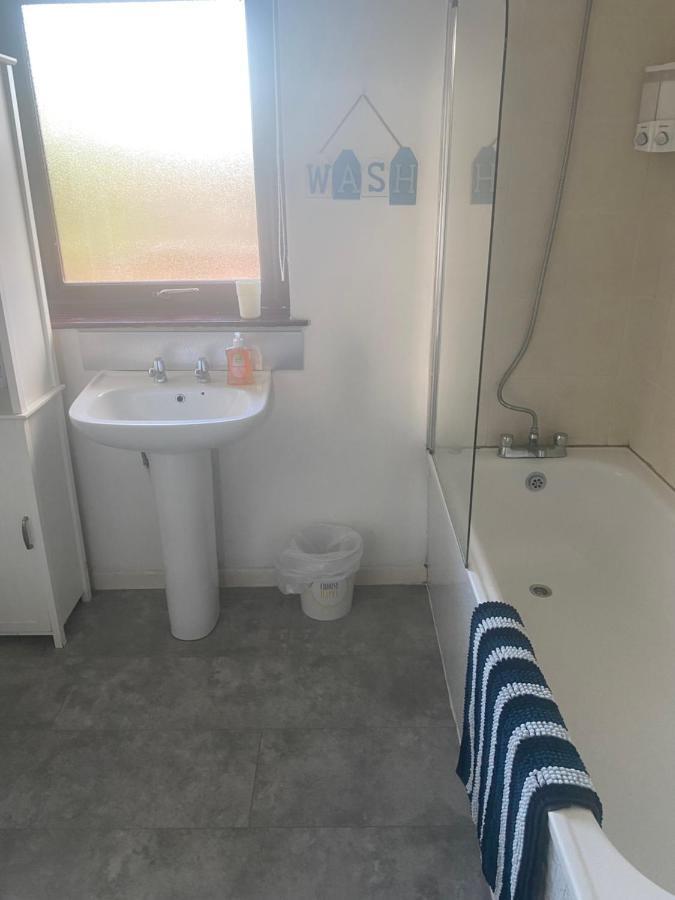 Claire's Airbnb 2 *