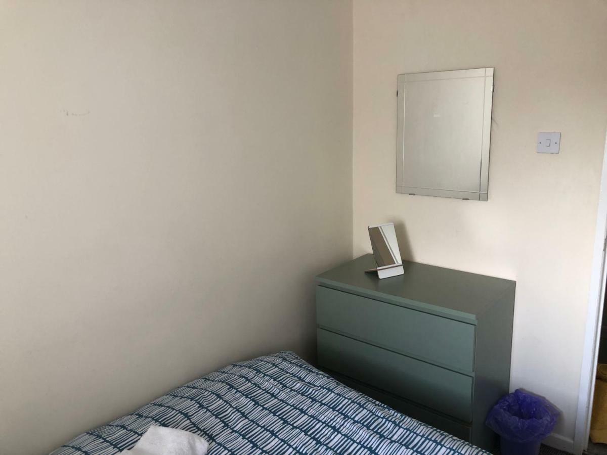 Claire's Airbnb 2 *